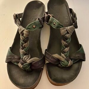 APEPAZZA. leather sandals